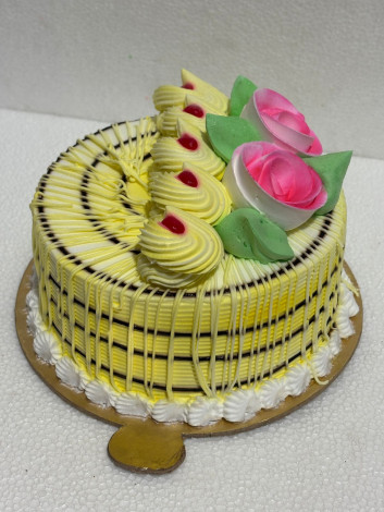 Pineapple Designer Cream Cake