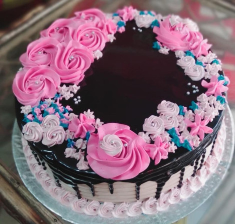 Floral Chocolate Truffle Cake (500 GM)